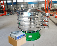 超聲波振動(dòng)篩主要采用超聲波換能器，利用換能器的工作原理能夠減少物料的堵網(wǎng)情況，提高篩分產(chǎn)量。
